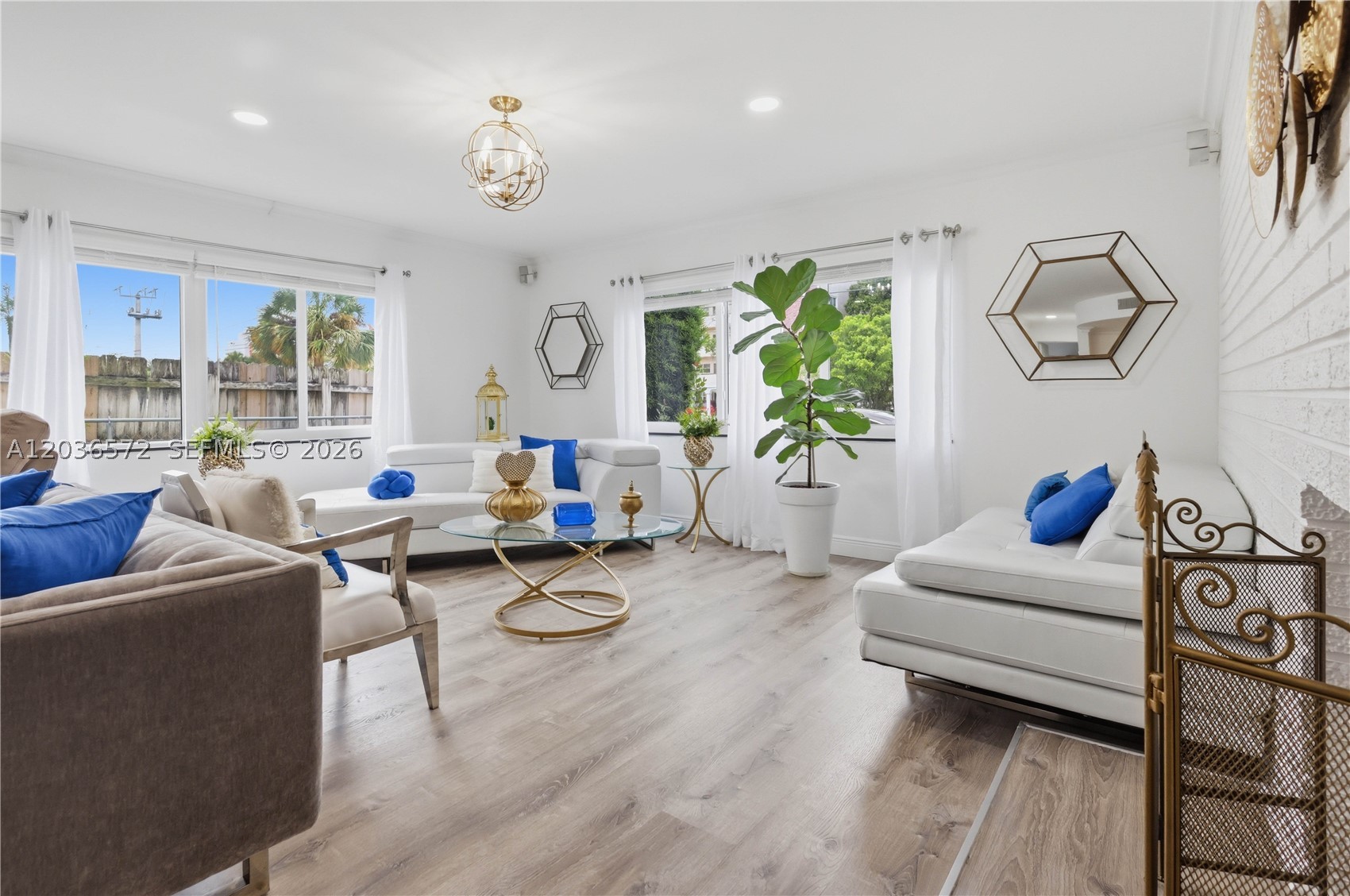 CHIPPER CONDO - Residential