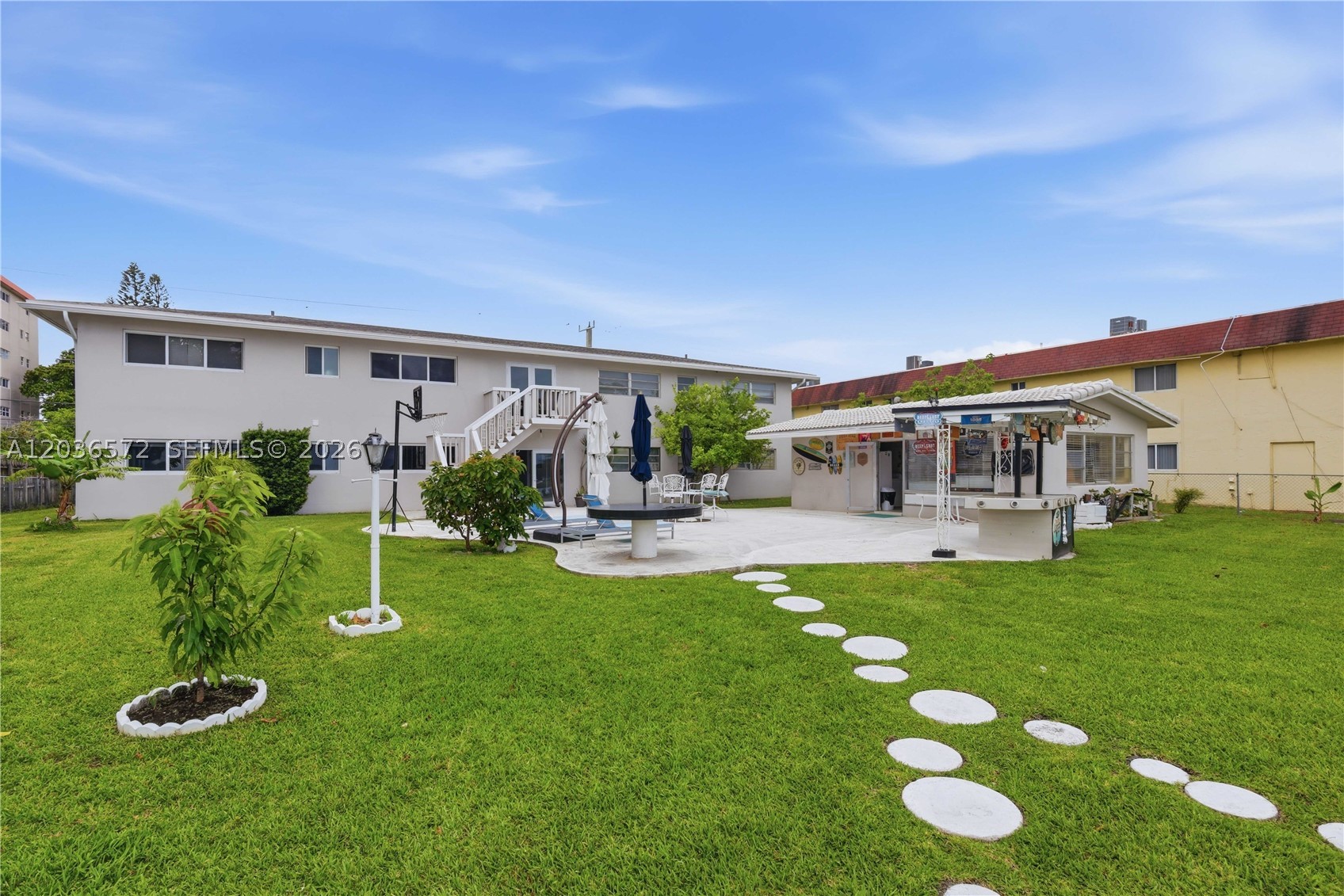 CHIPPER CONDO - Residential