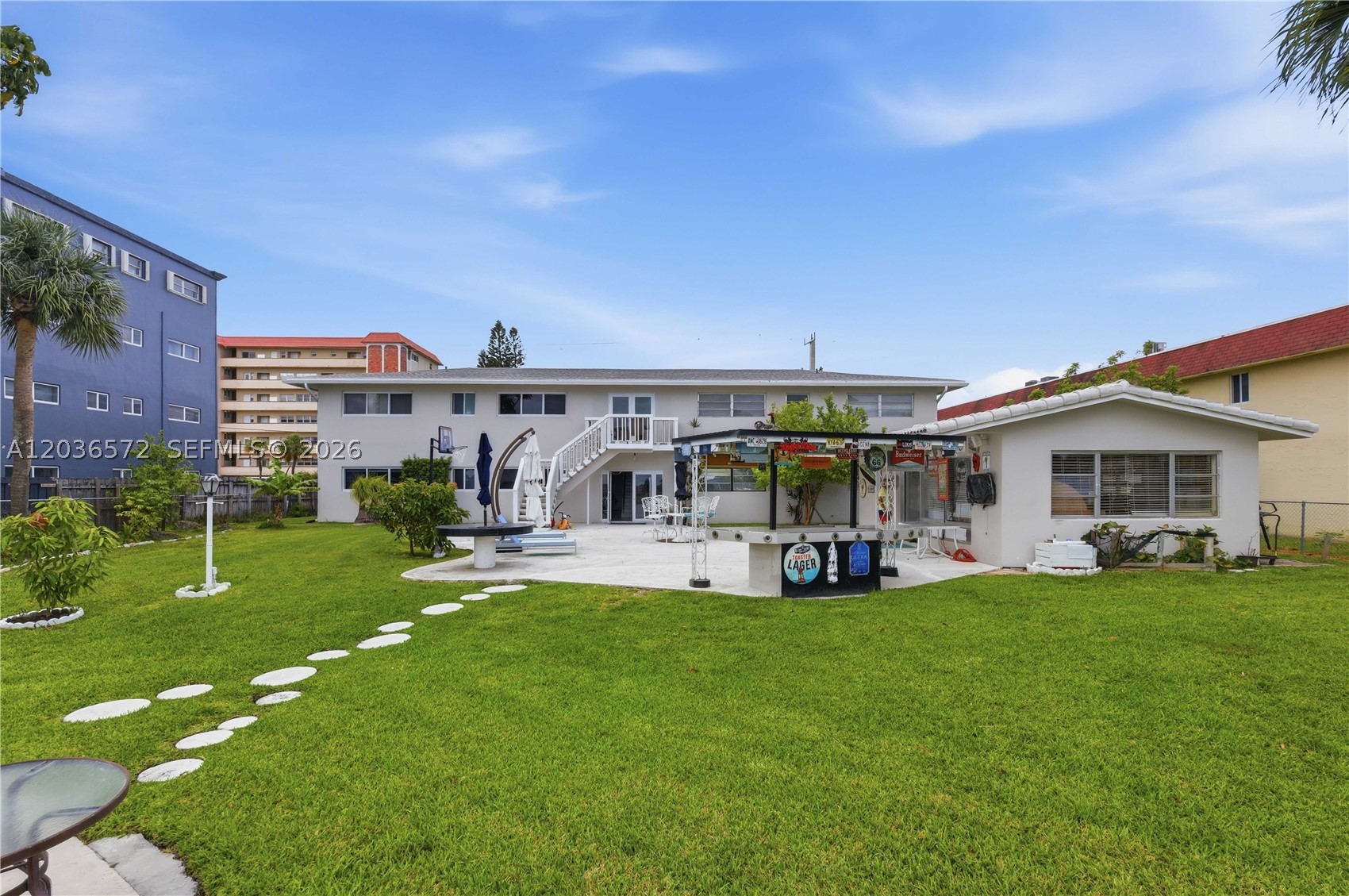 CHIPPER CONDO - Residential
