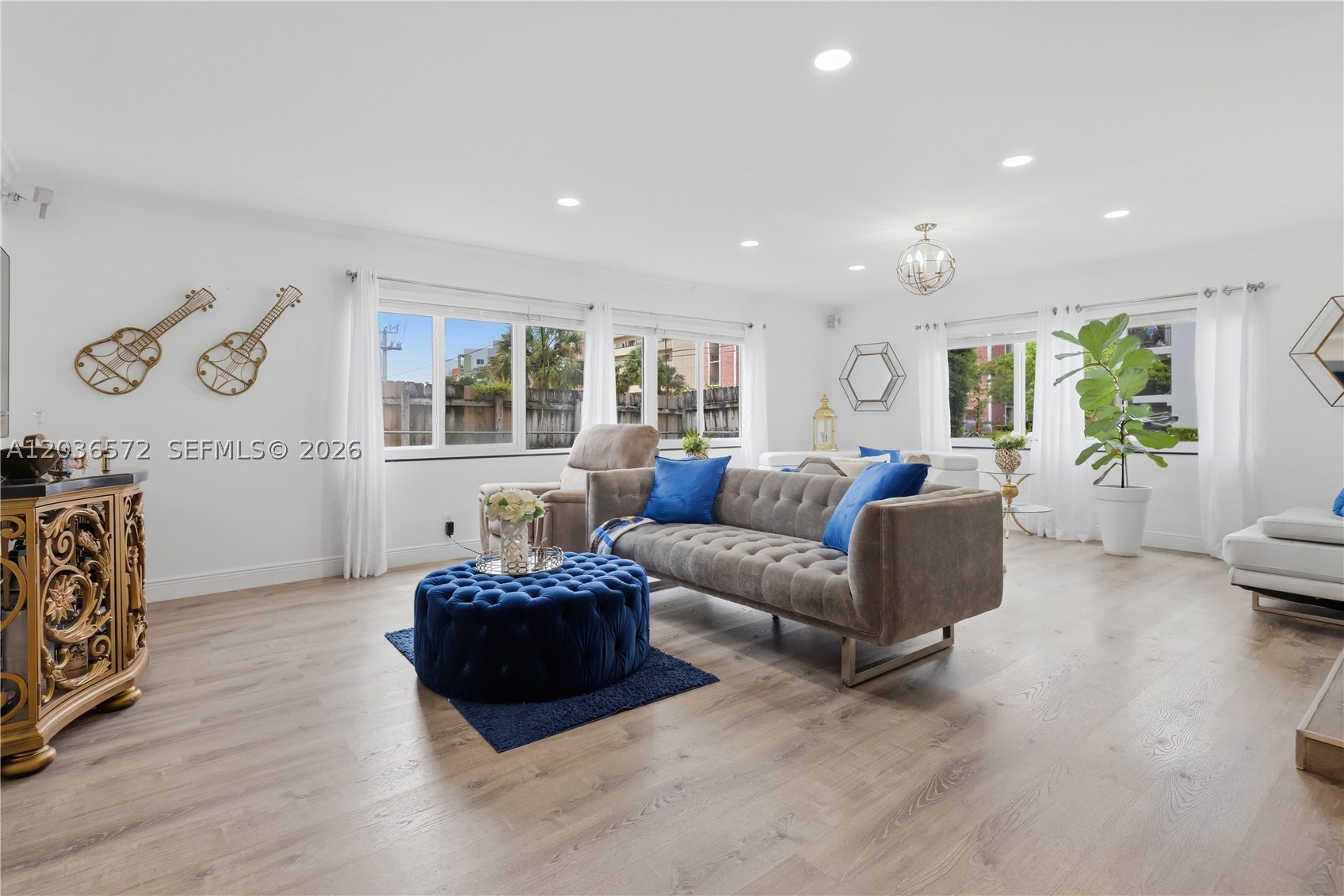 CHIPPER CONDO - Residential