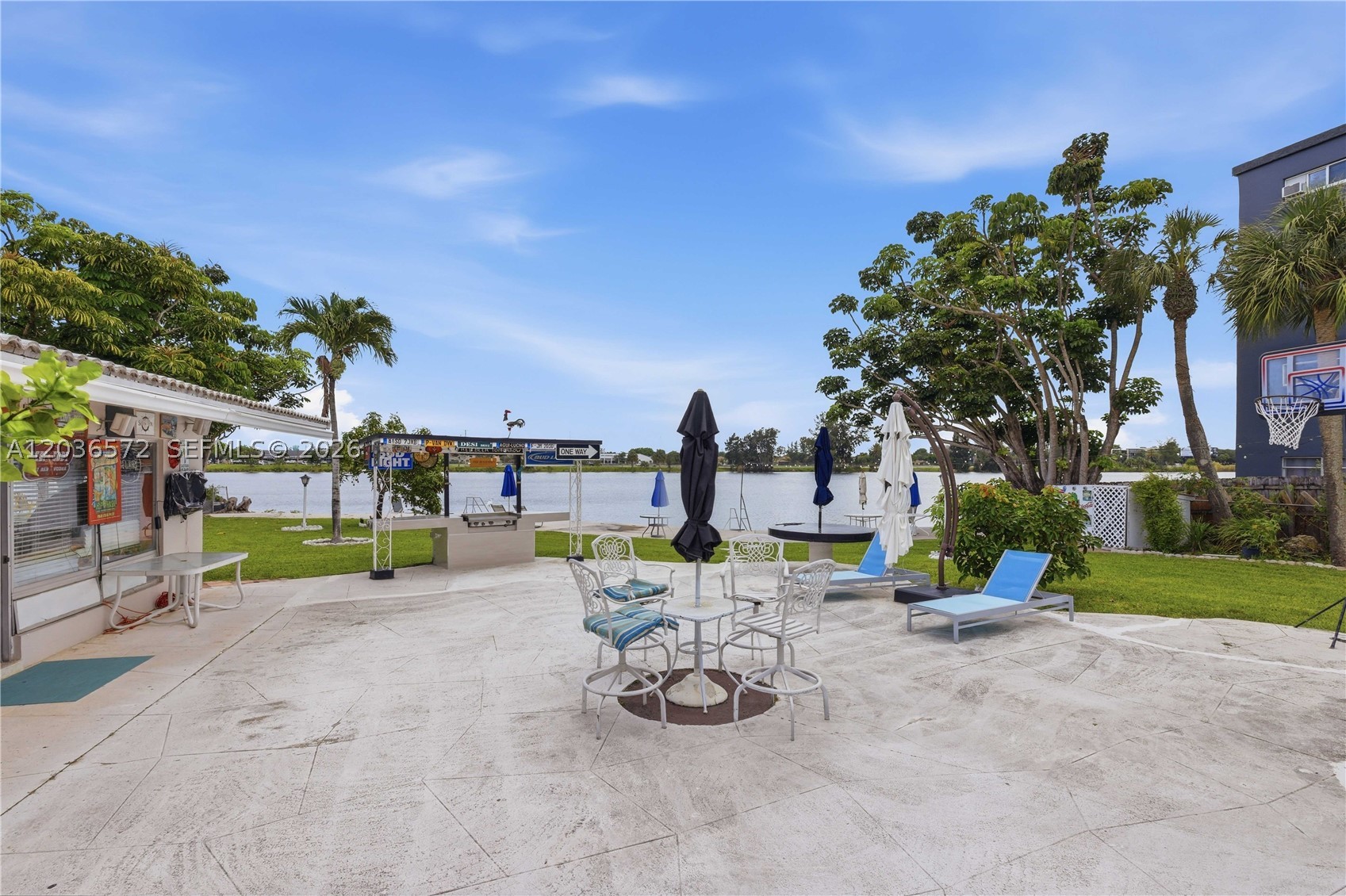 CHIPPER CONDO - Residential