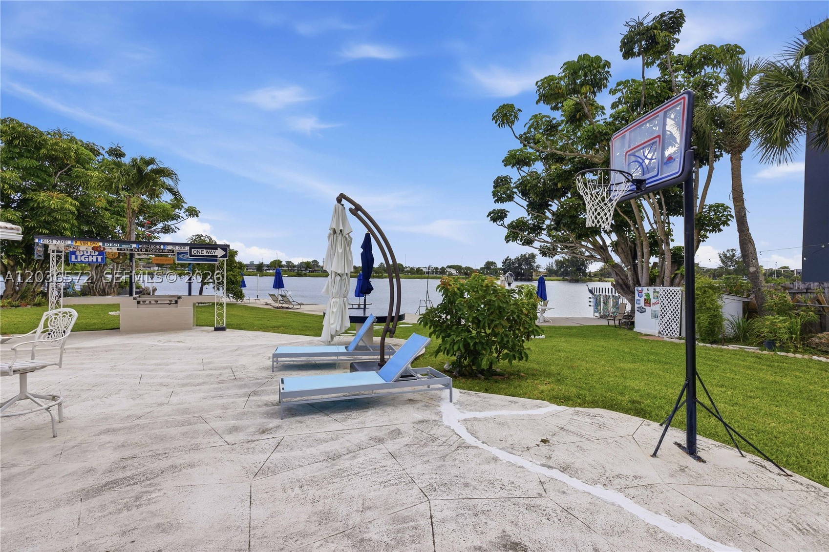 CHIPPER CONDO - Residential