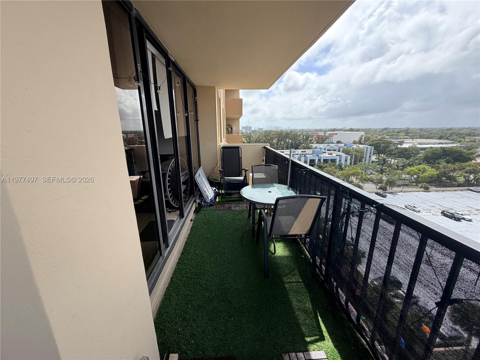 GREENWICH PH I CONDO - Residential