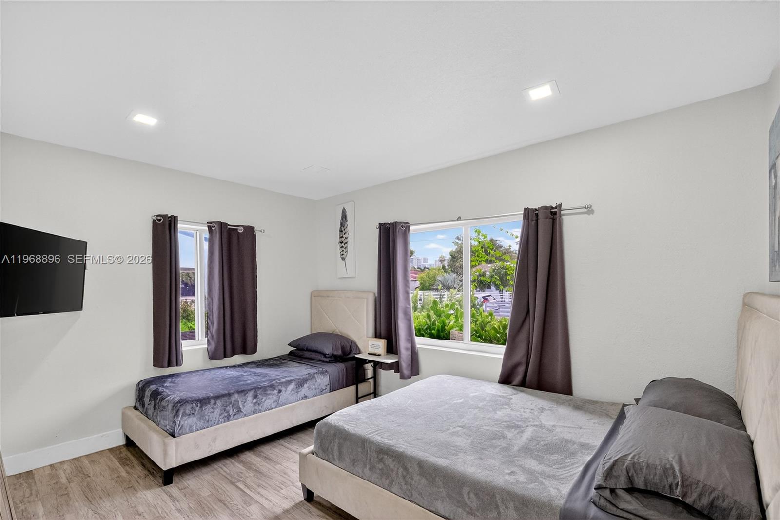 COLUMBIA PARK CORR PL - Residential
