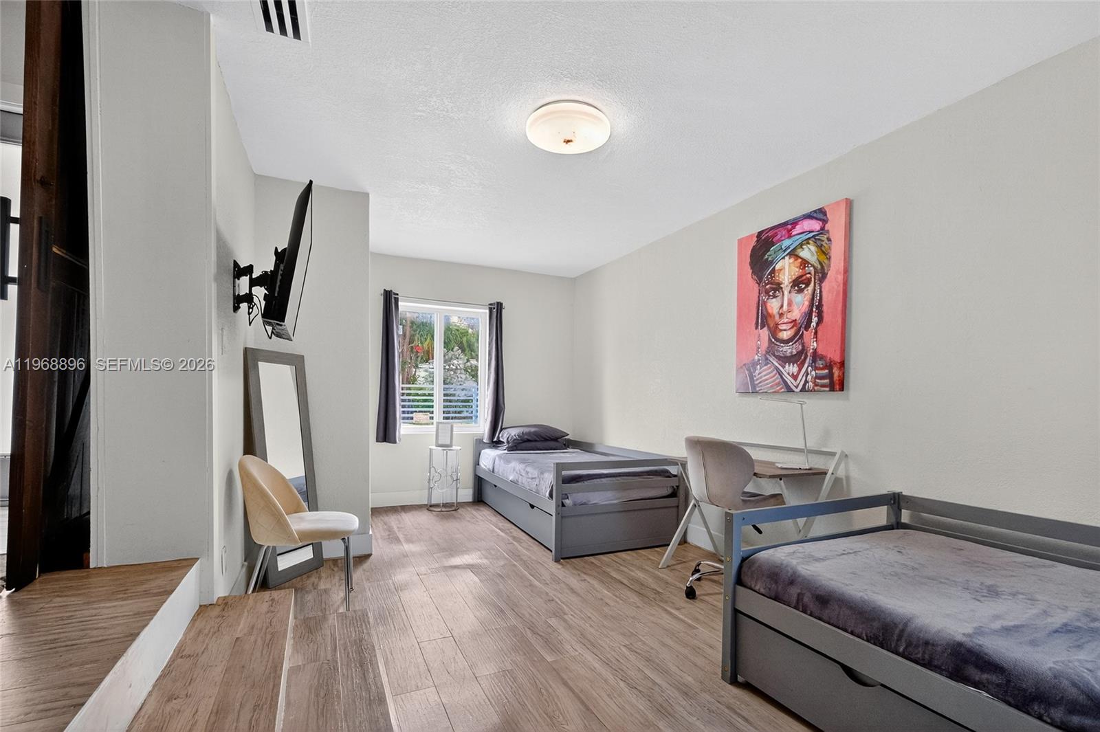 COLUMBIA PARK CORR PL - Residential