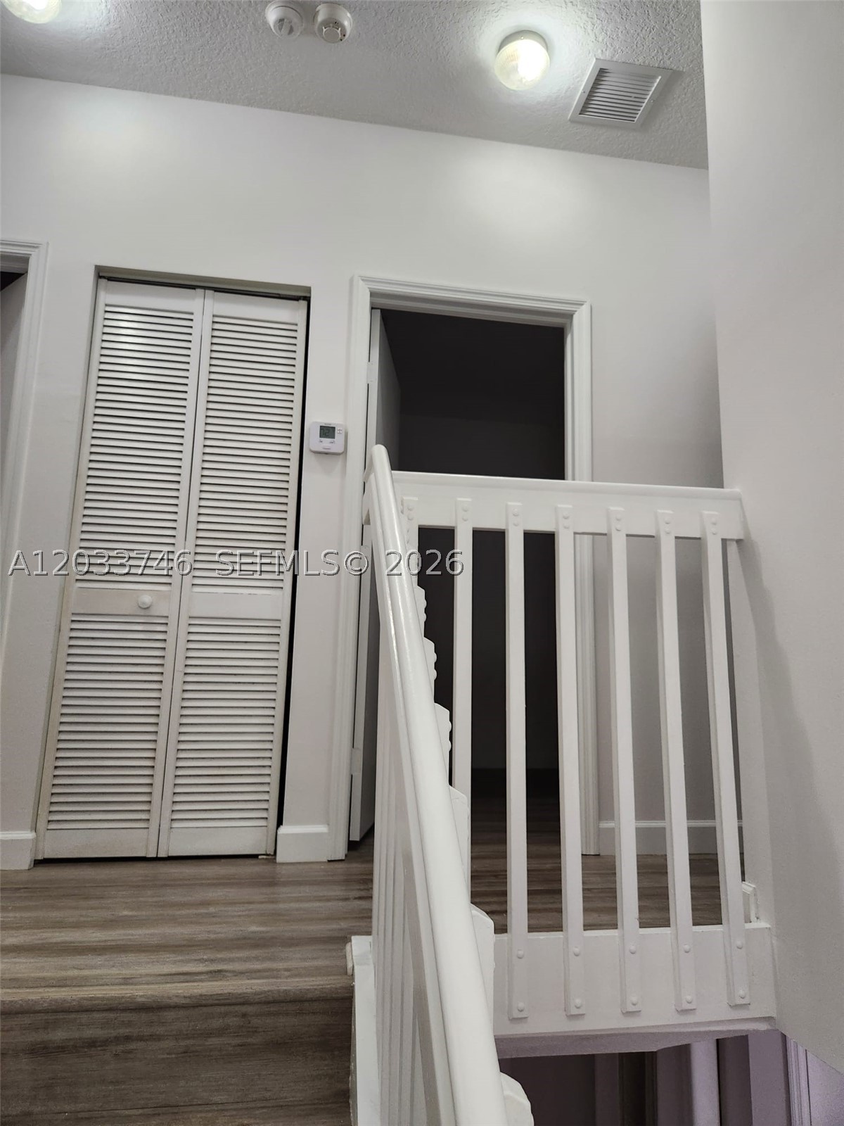 VILLAS AT HARBOR ISLES CO - Residential Lease