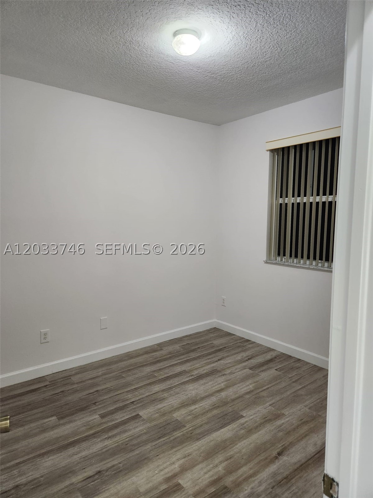 VILLAS AT HARBOR ISLES CO - Residential Lease