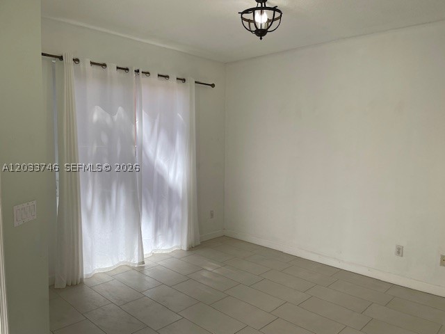 VILLAS AT HARBOR ISLES CO - Residential Lease
