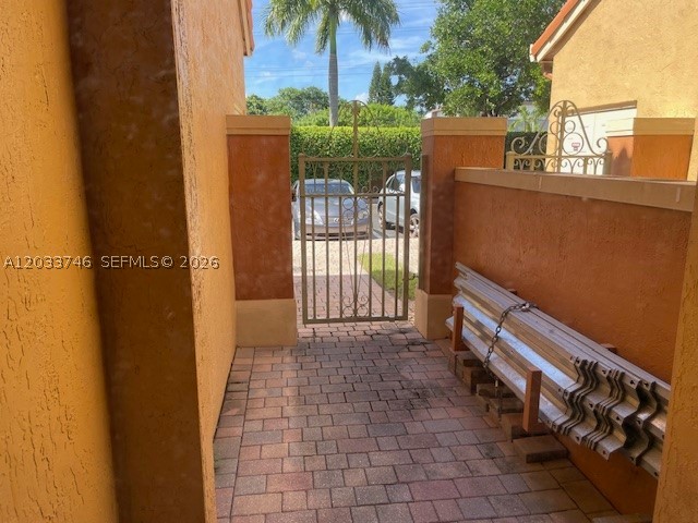 VILLAS AT HARBOR ISLES CO - Residential Lease