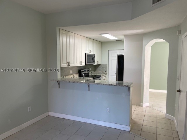 VILLAS AT HARBOR ISLES CO - Residential Lease