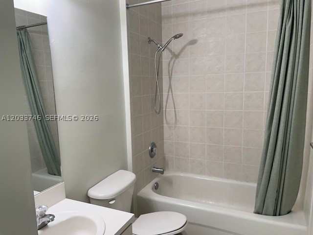 VILLAS AT HARBOR ISLES CO - Residential Lease