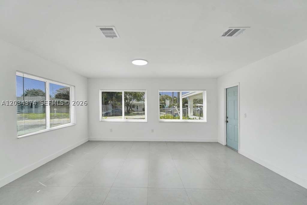 NORTH ANDREWS GARDENS FIR - Residential
