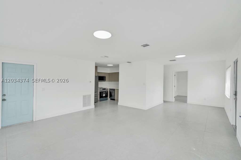 NORTH ANDREWS GARDENS FIR - Residential