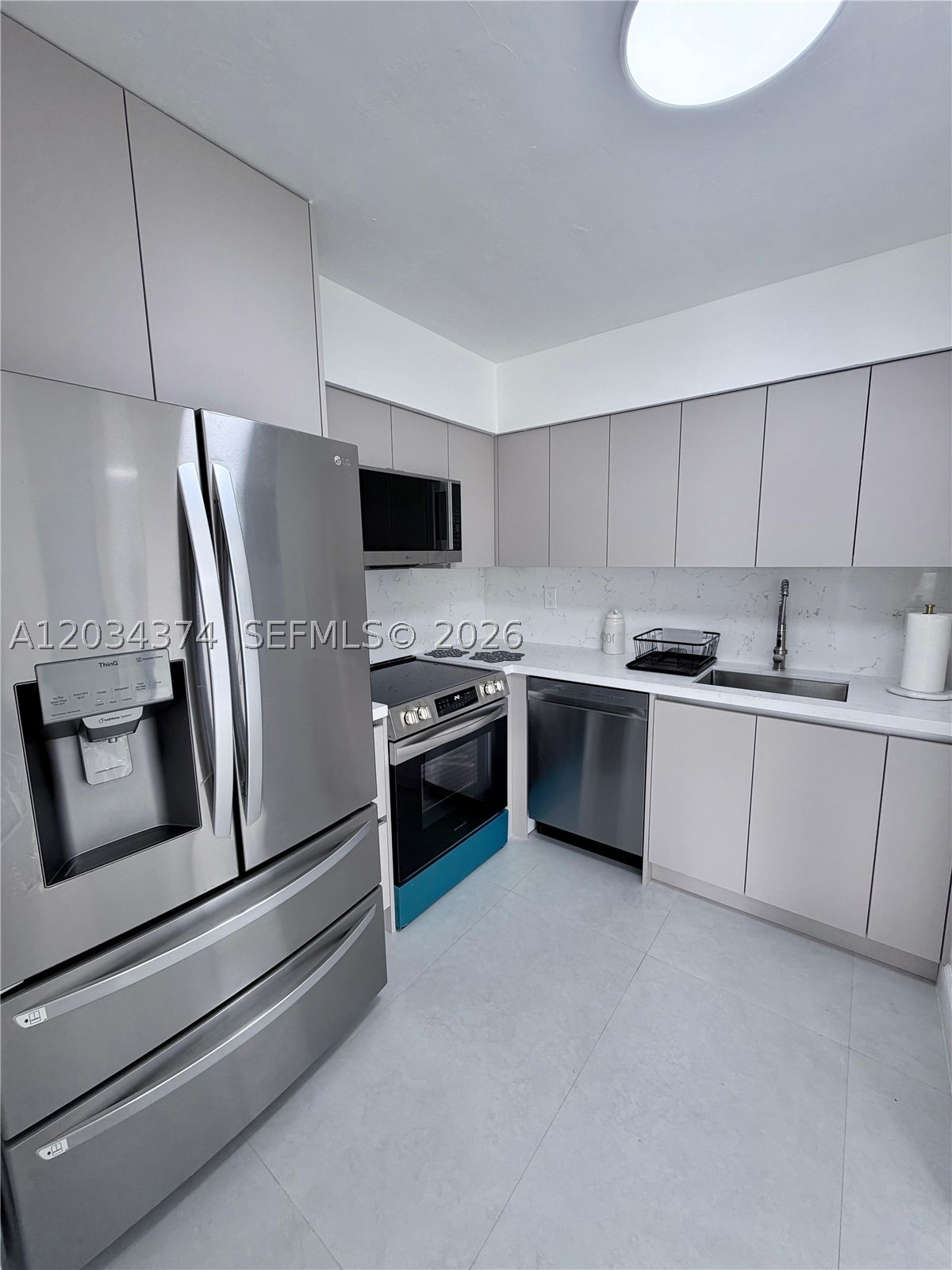 NORTH ANDREWS GARDENS FIR - Residential