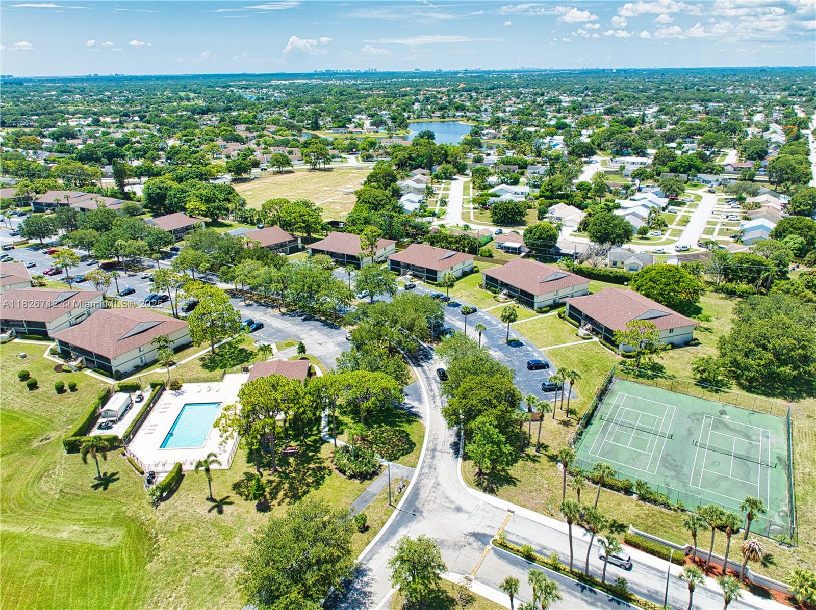 CHASEWOOD OF JUPITER COND - Residential