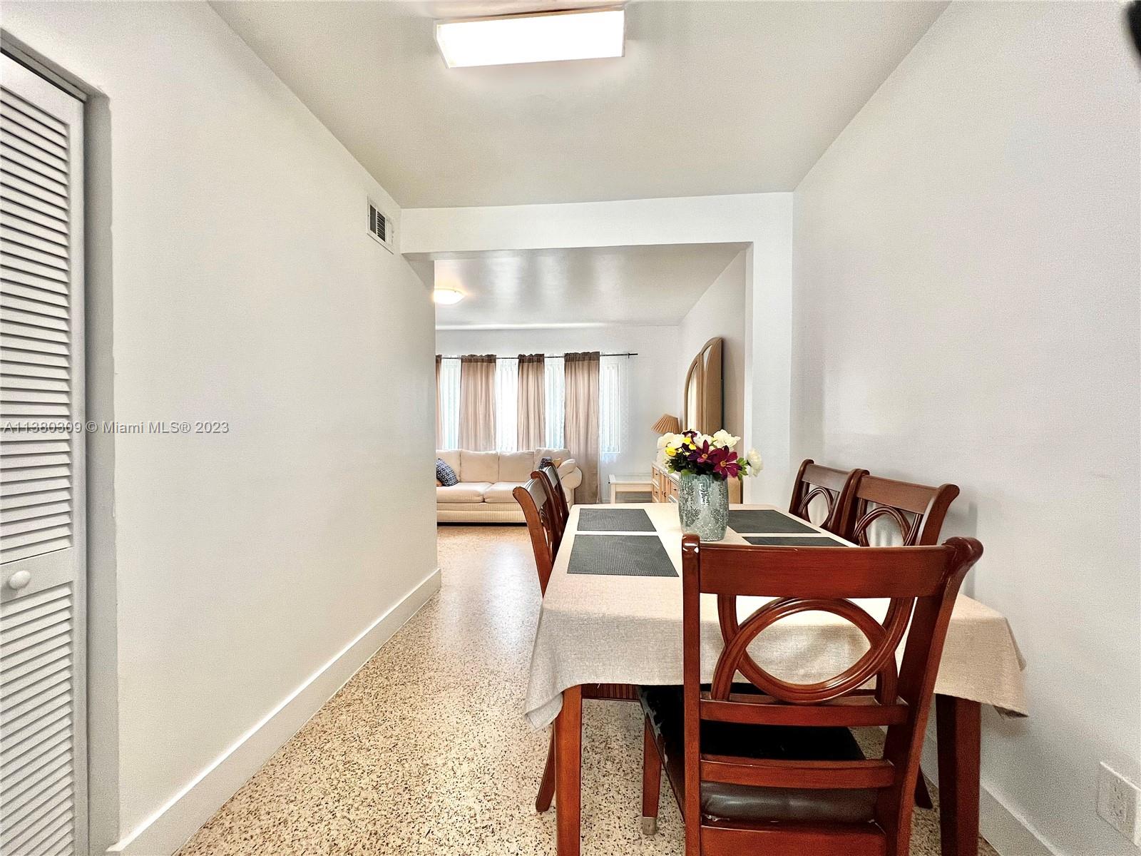 BISCAYNE BCH SUB - Residential Lease