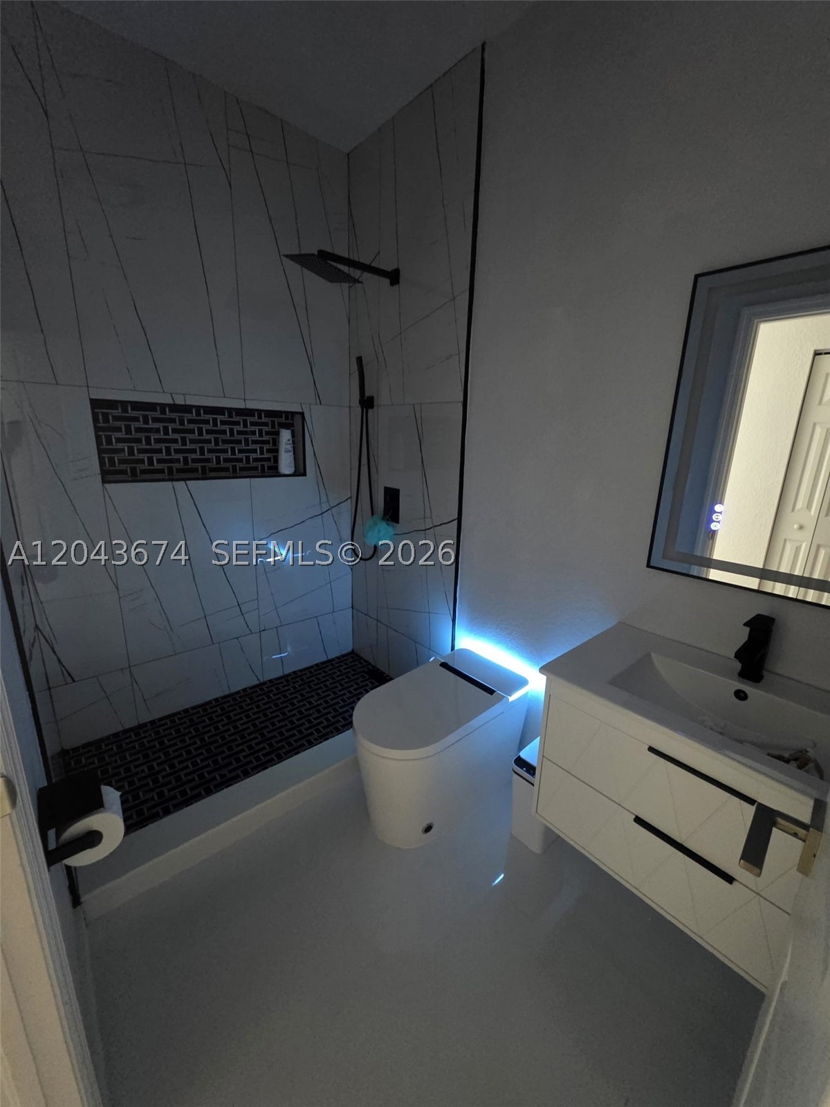 CEDAR CREEK - Residential Lease