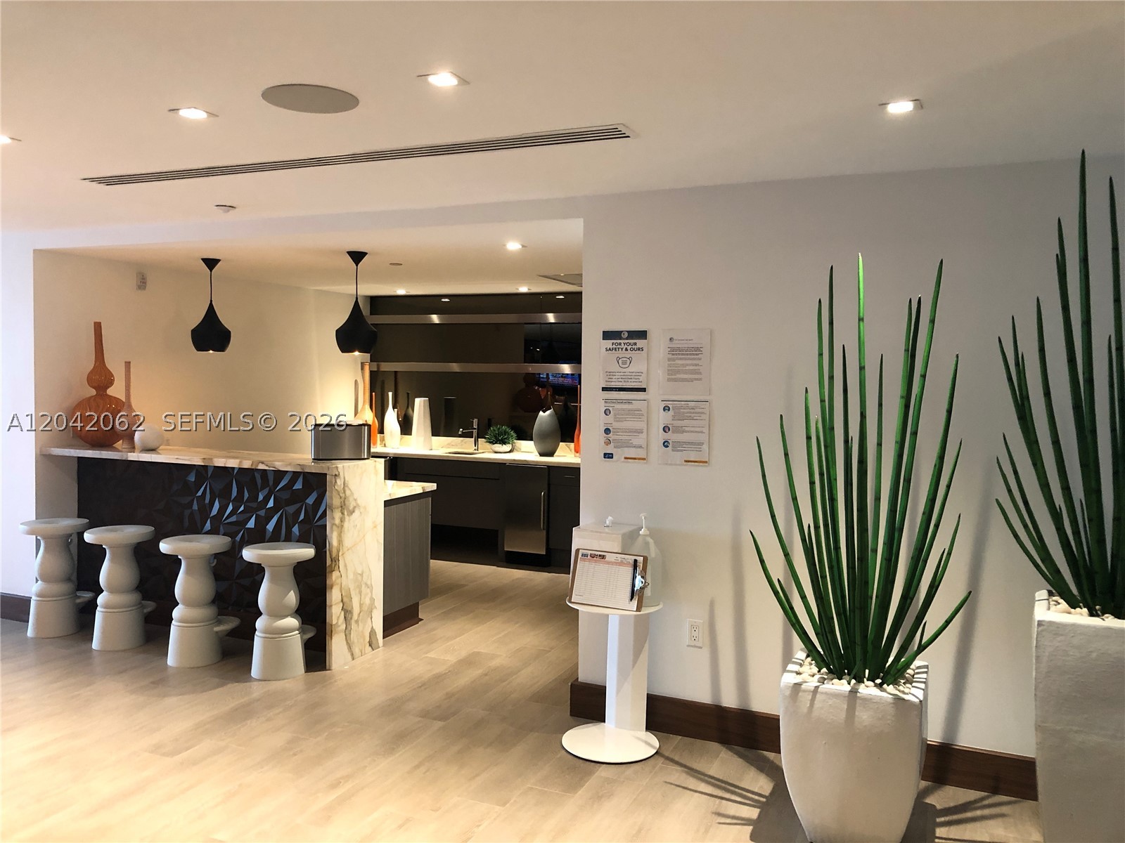 PARQUE TOWERS CONDO - Residential