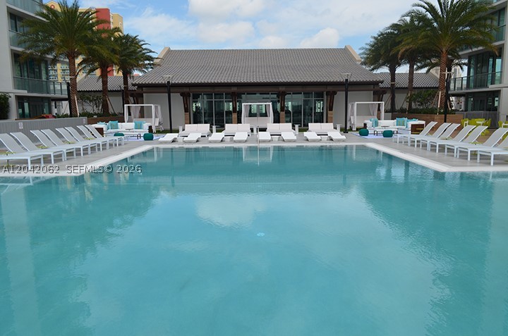 PARQUE TOWERS CONDO - Residential