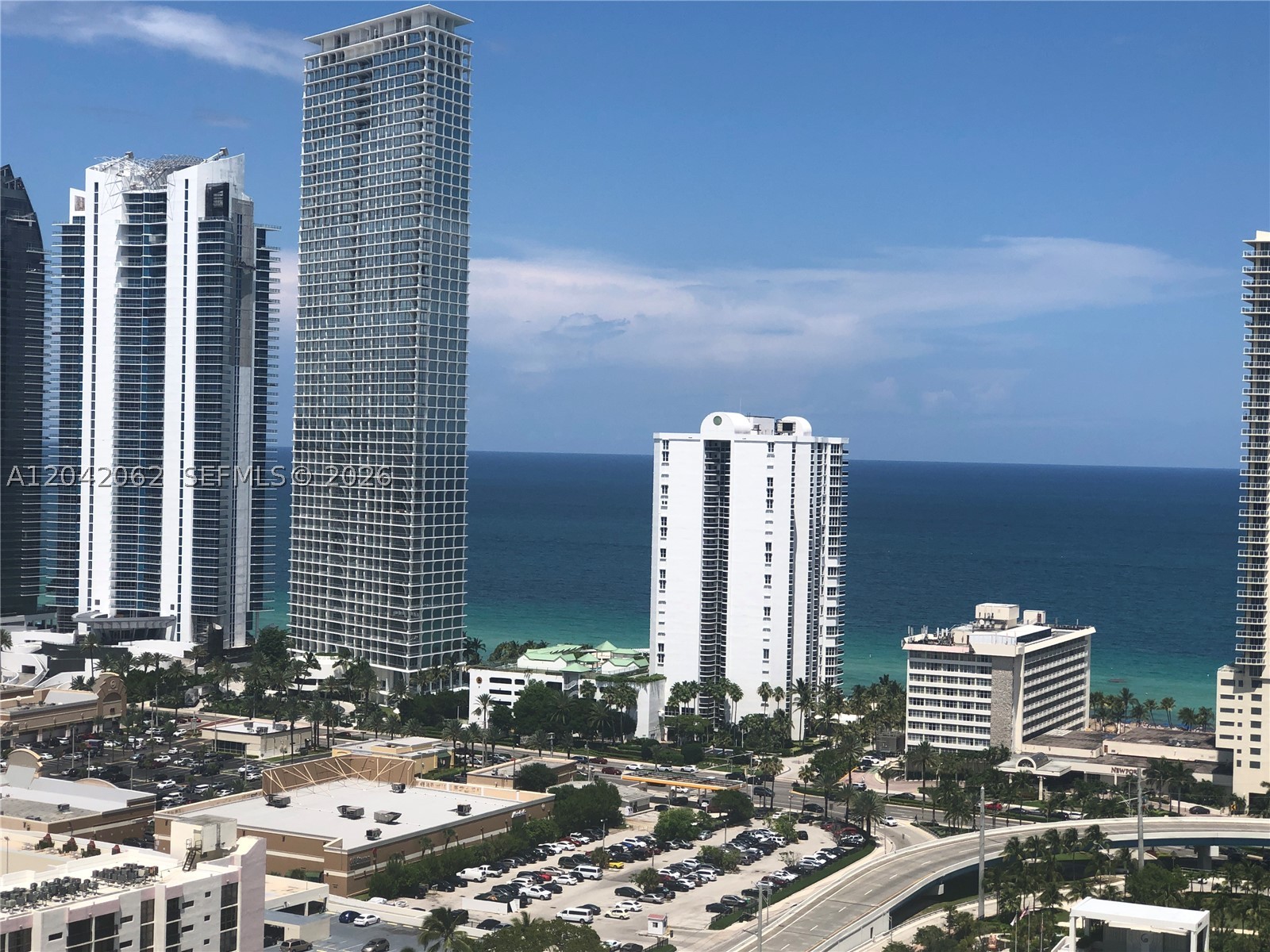 PARQUE TOWERS CONDO - Residential