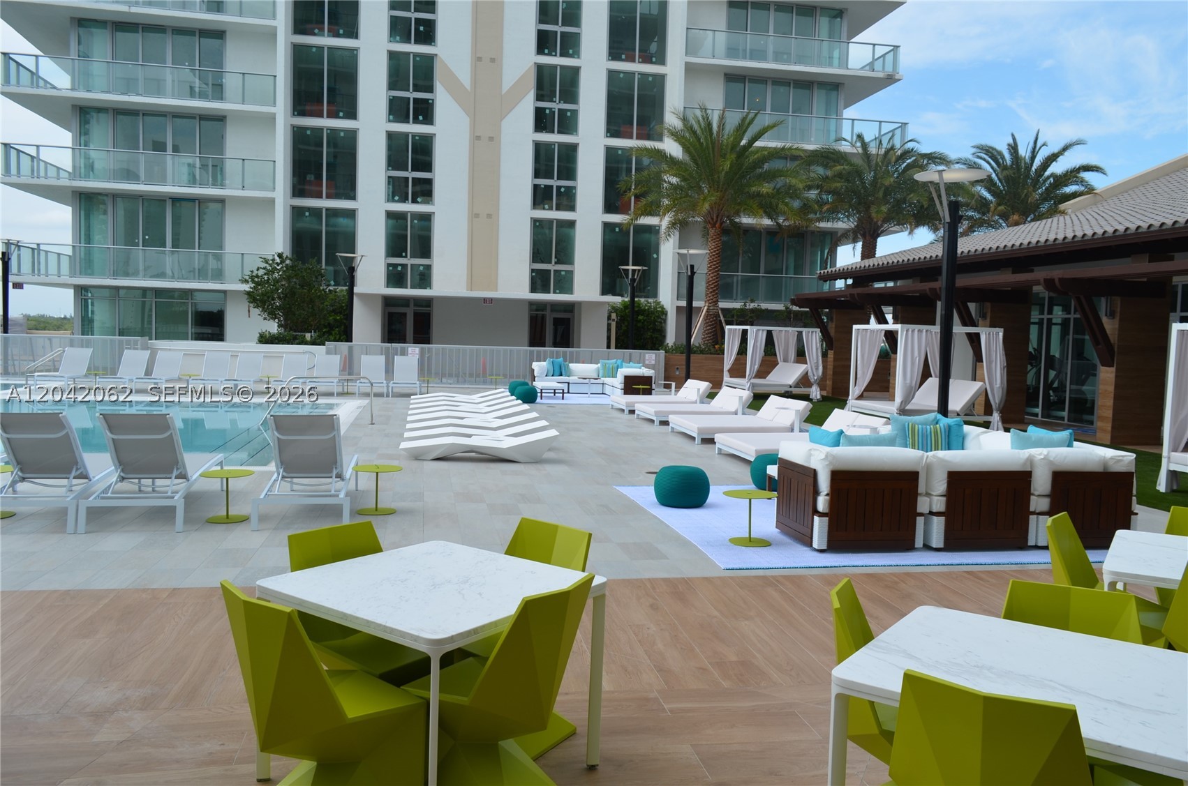 PARQUE TOWERS CONDO - Residential