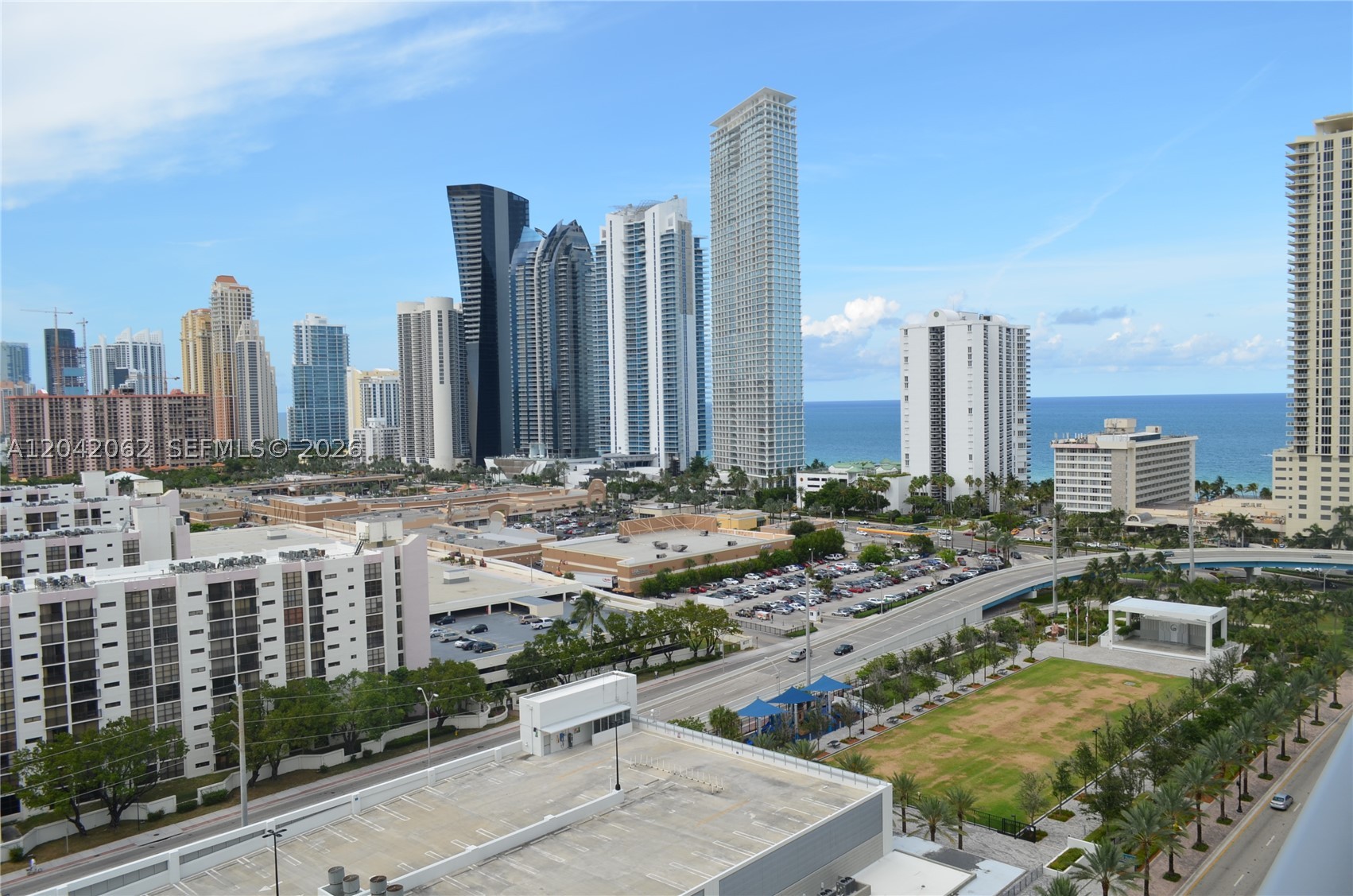 PARQUE TOWERS CONDO - Residential