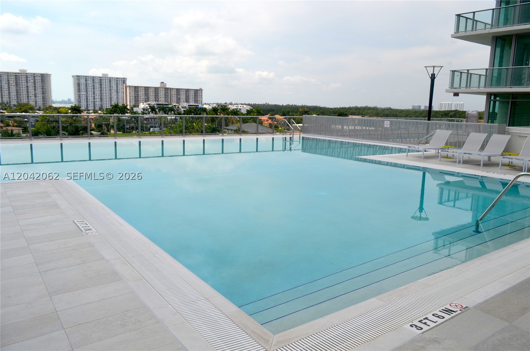 PARQUE TOWERS CONDO - Residential