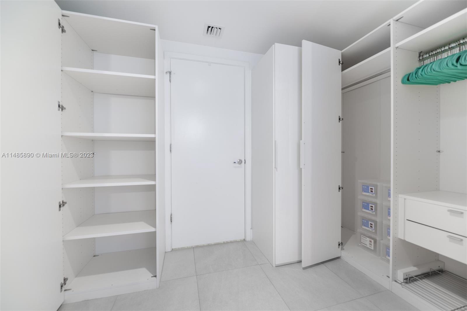 1010 BRICKELL CONDO - Residential Lease