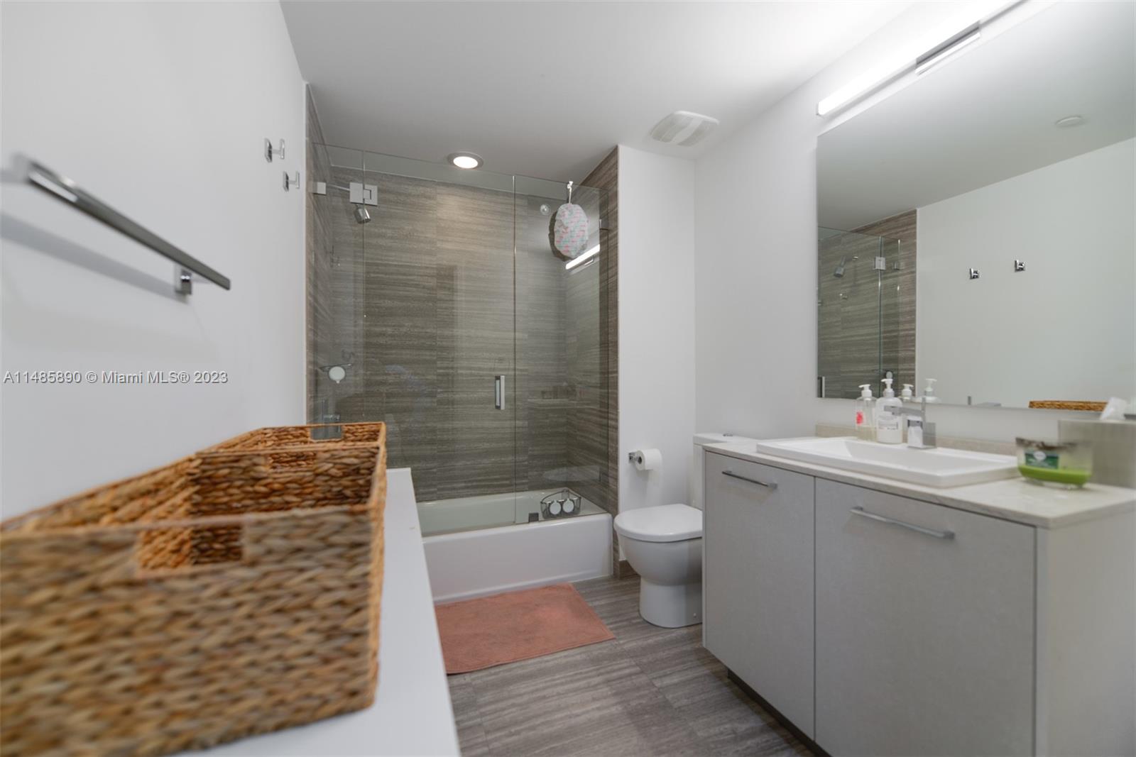 1010 BRICKELL CONDO - Residential Lease