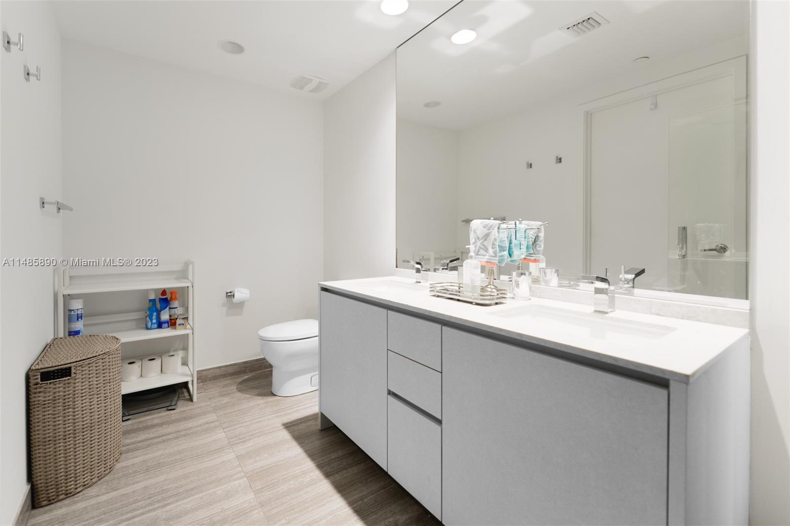 1010 BRICKELL CONDO - Residential Lease