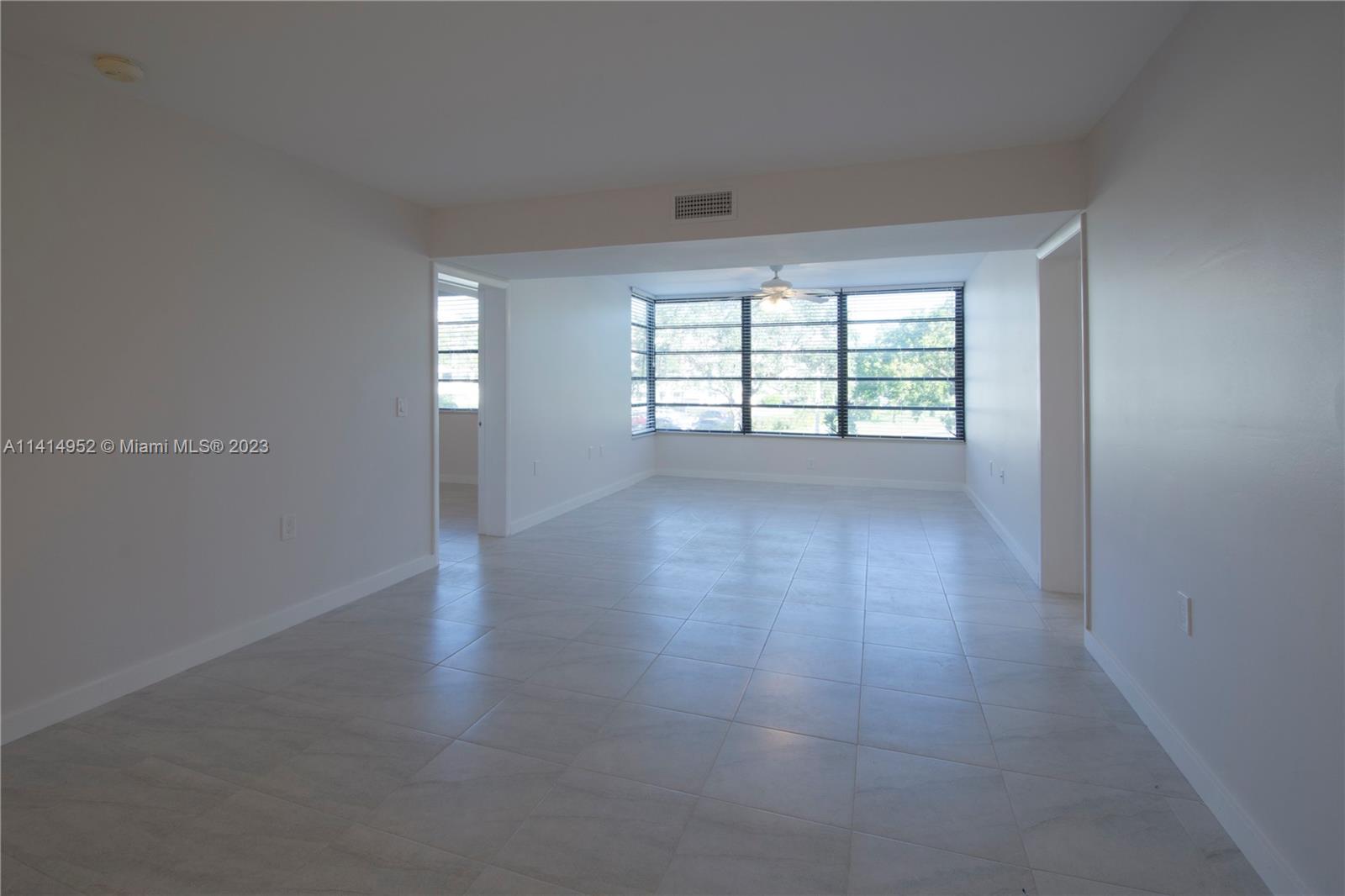 CONDO 20 OF WHITEHALL CON - Residential Lease