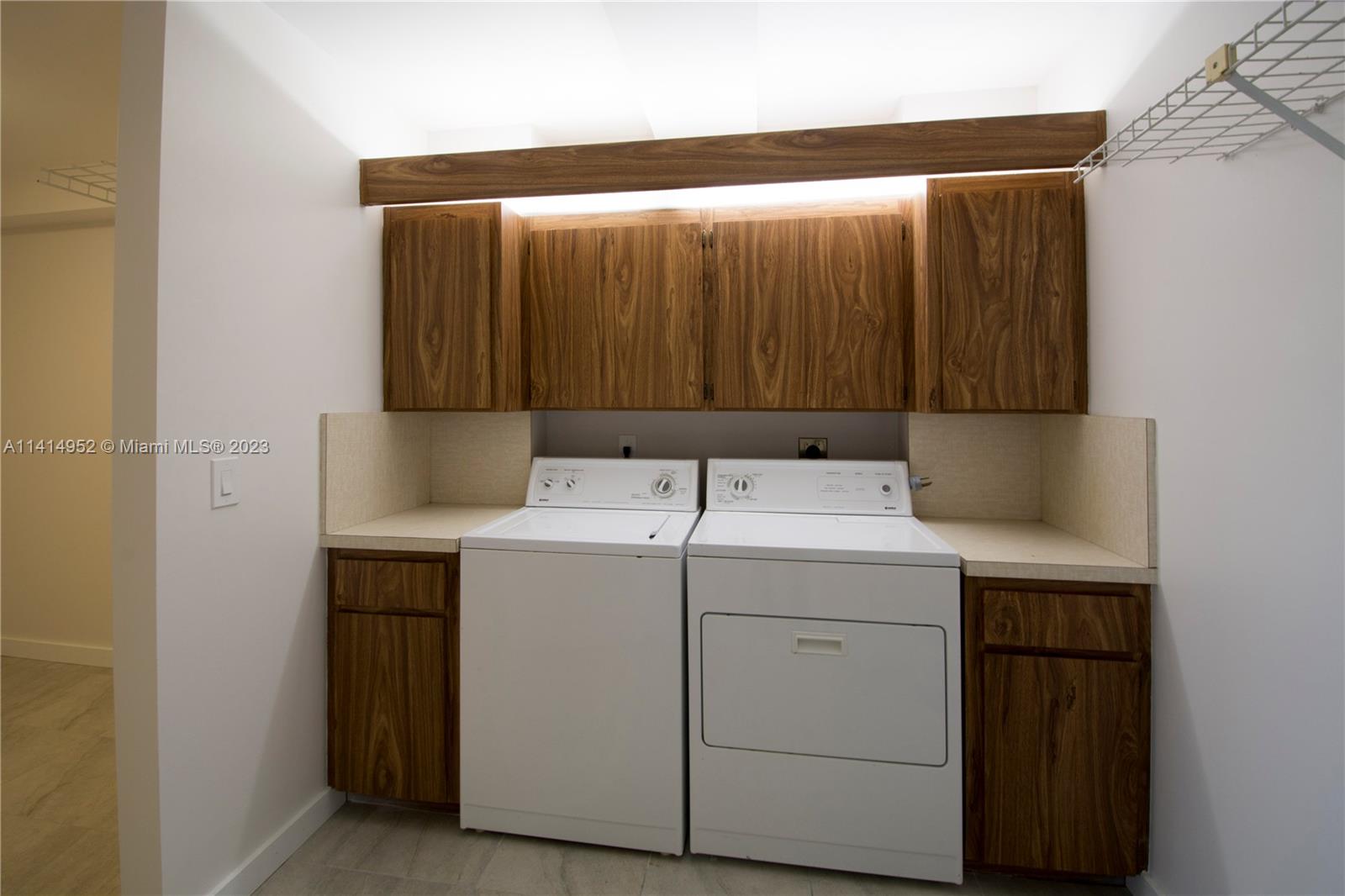 CONDO 20 OF WHITEHALL CON - Residential Lease