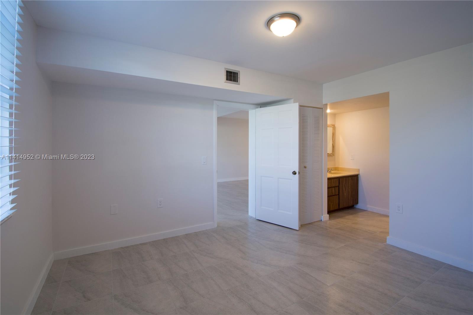 CONDO 20 OF WHITEHALL CON - Residential Lease