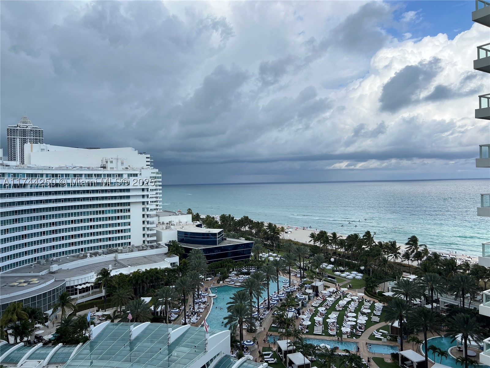 FONTAINEBLEAU II CONDO - Residential