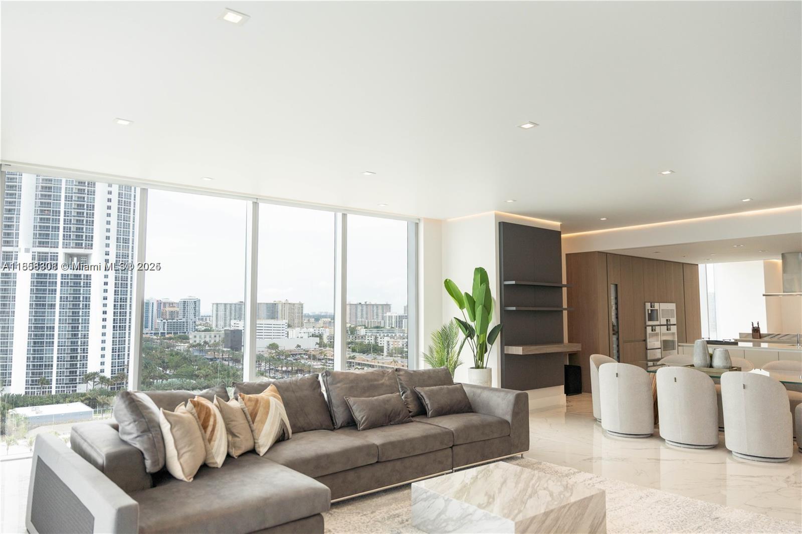 Turnberry Ocean Club - Residential