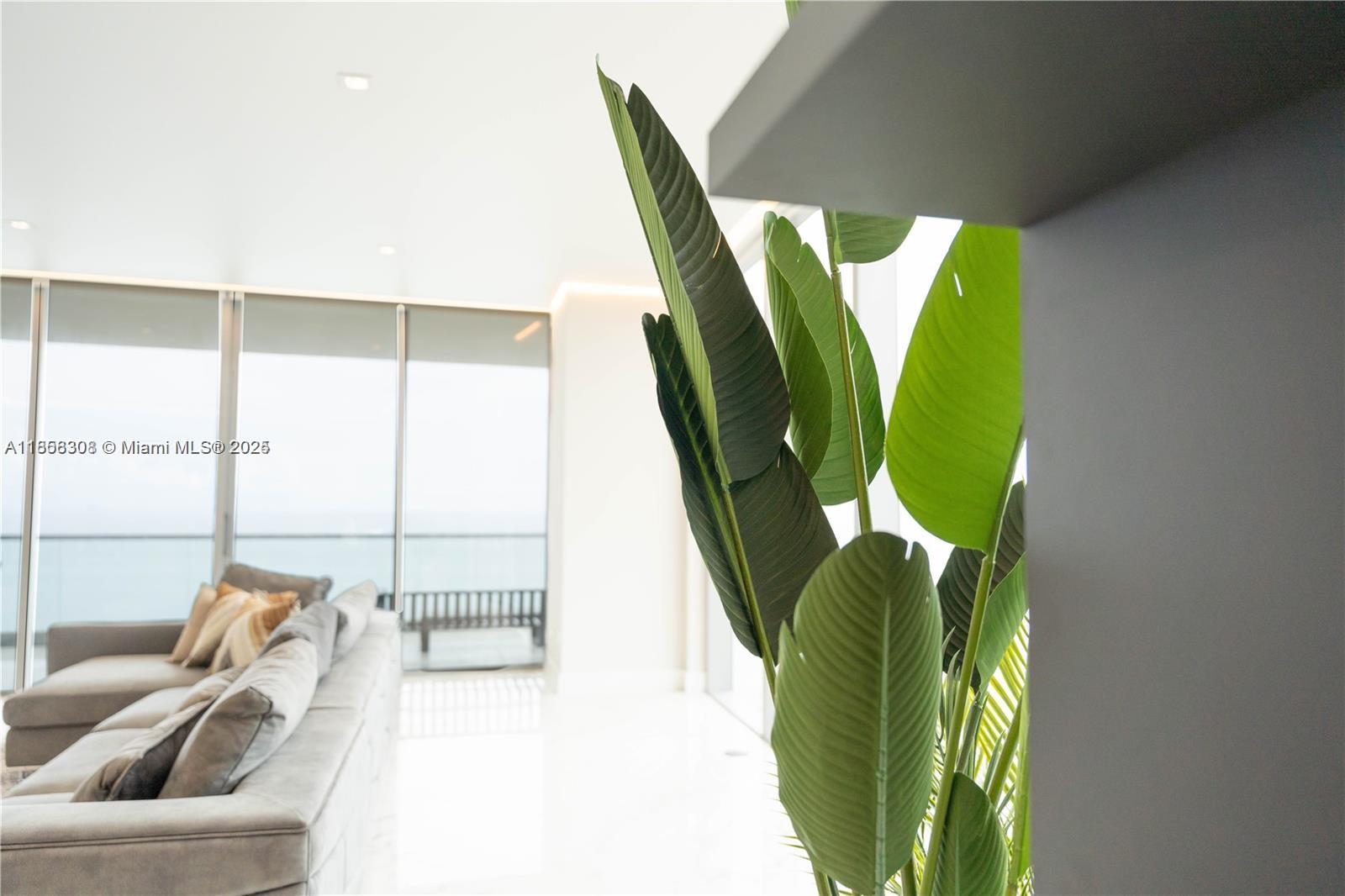 Turnberry Ocean Club - Residential