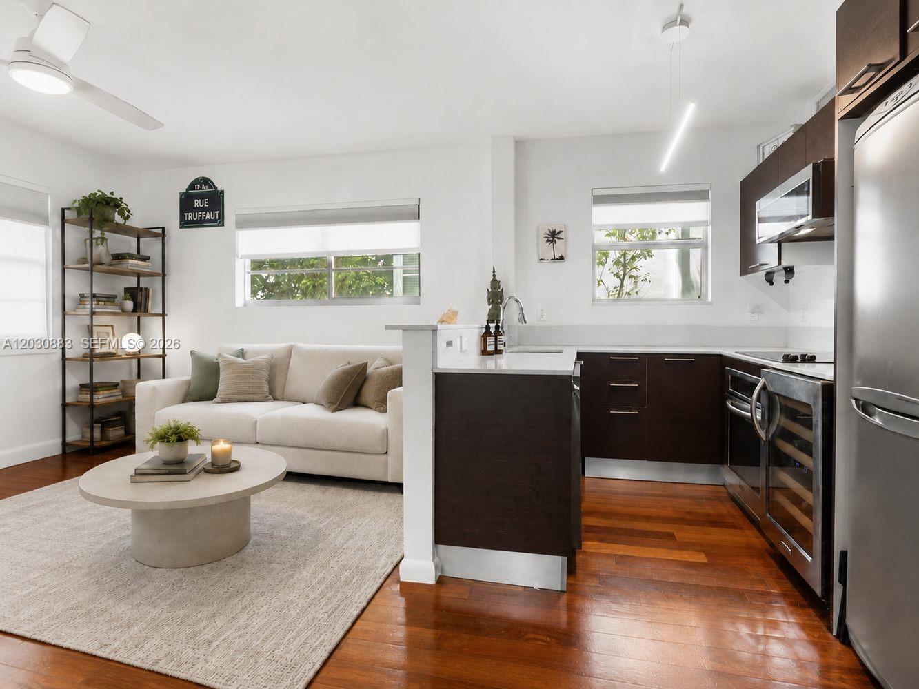 ETRURIA CONDO - Residential