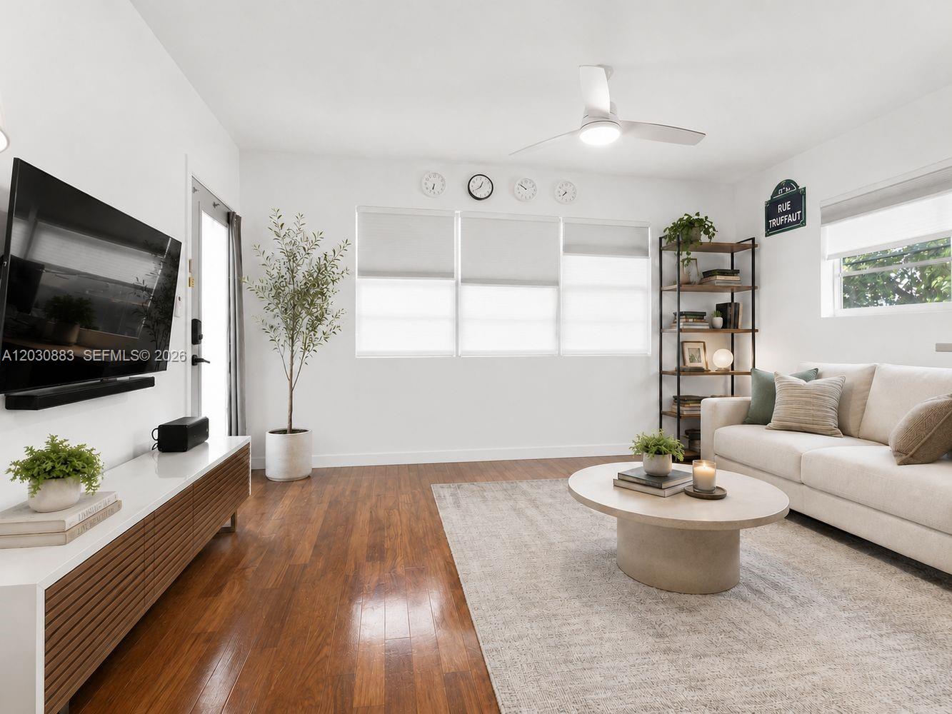 ETRURIA CONDO - Residential
