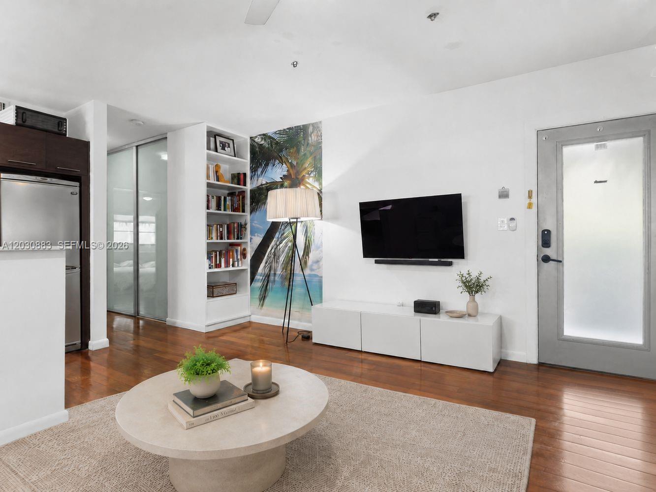 ETRURIA CONDO - Residential