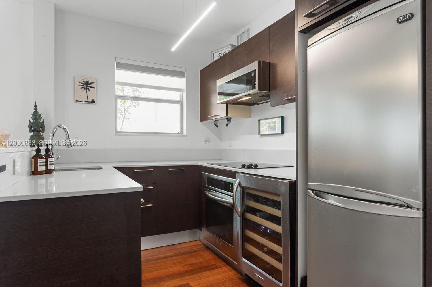 ETRURIA CONDO - Residential