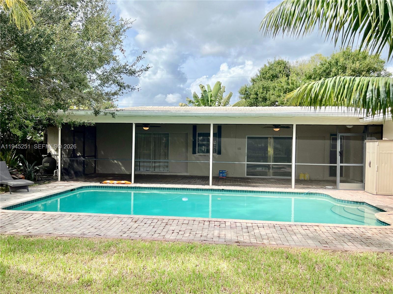 MIRROR LAKE ESTATES SEC F - Residential