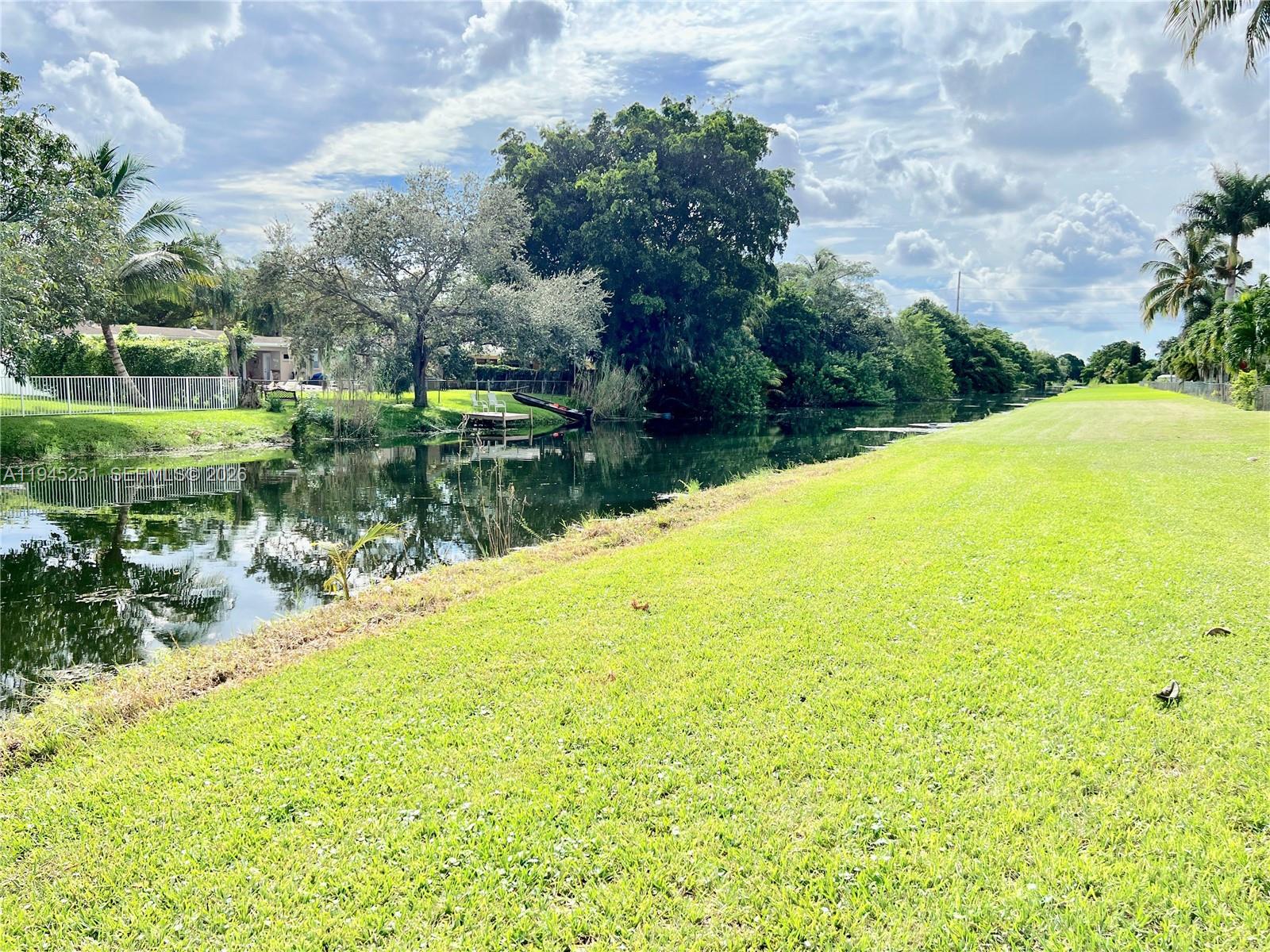 MIRROR LAKE ESTATES SEC F - Residential