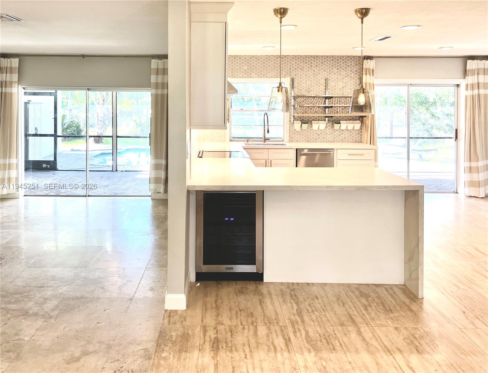 MIRROR LAKE ESTATES SEC F - Residential