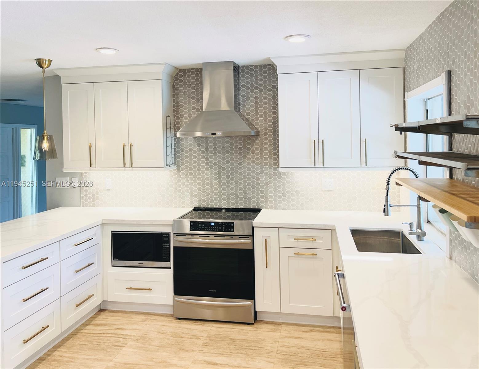MIRROR LAKE ESTATES SEC F - Residential