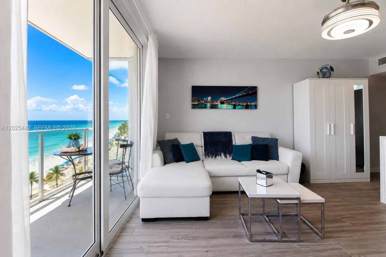 THE AVENTURA BEACH CLUB C - Residential