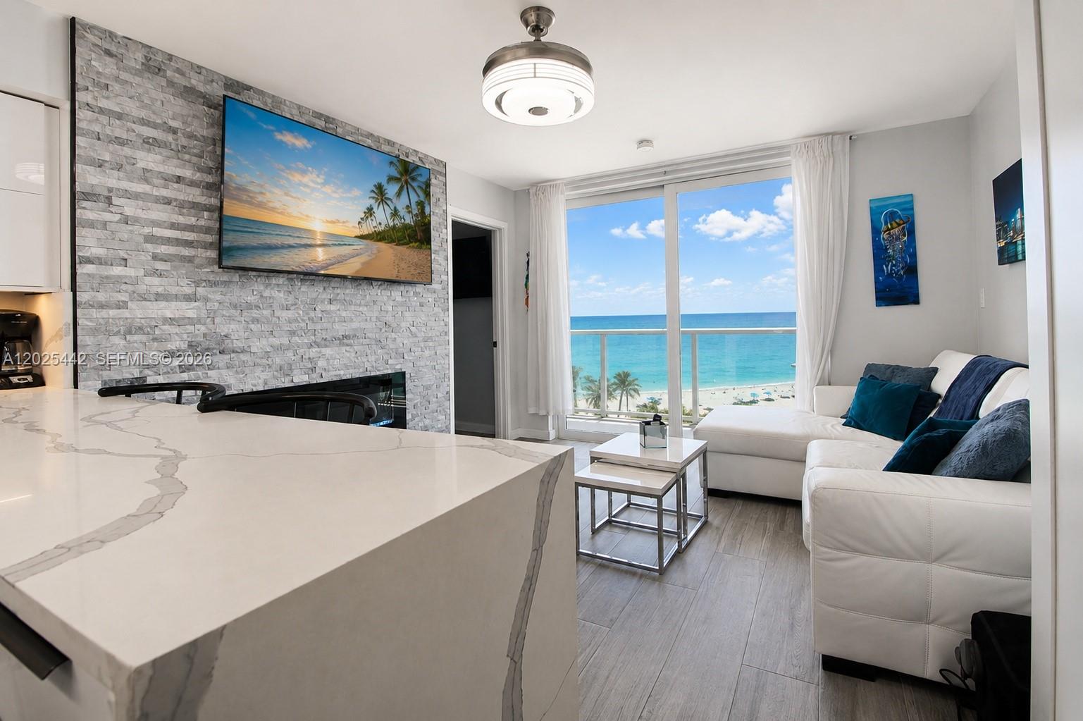 THE AVENTURA BEACH CLUB C - Residential