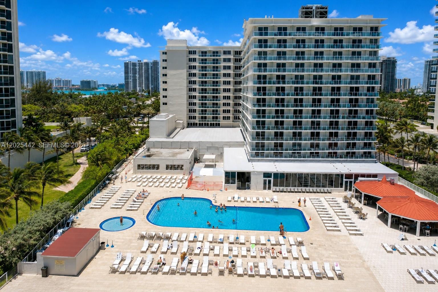 THE AVENTURA BEACH CLUB C - Residential