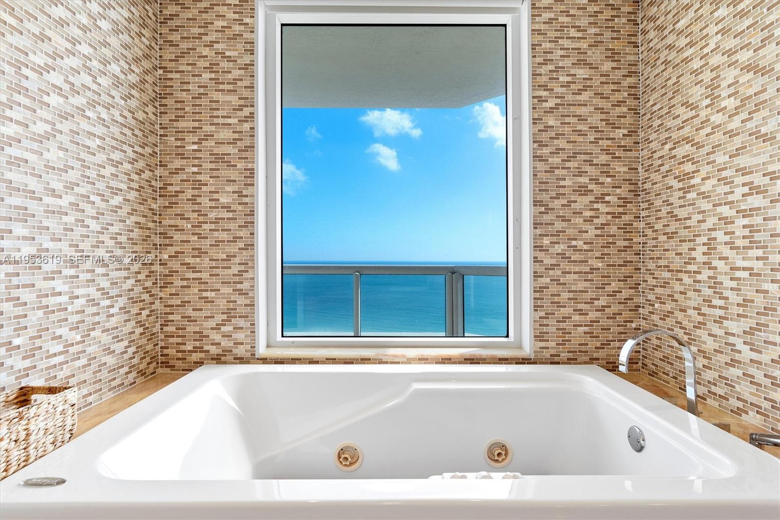 ACQUALINA OCEAN RESIDENCE - Residential