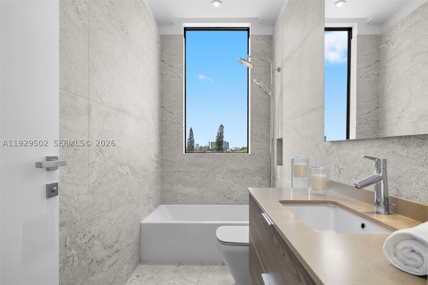 BISCAYNE BCH SUB - Residential