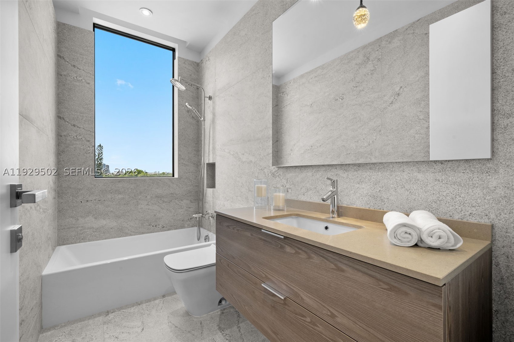 BISCAYNE BCH SUB - Residential